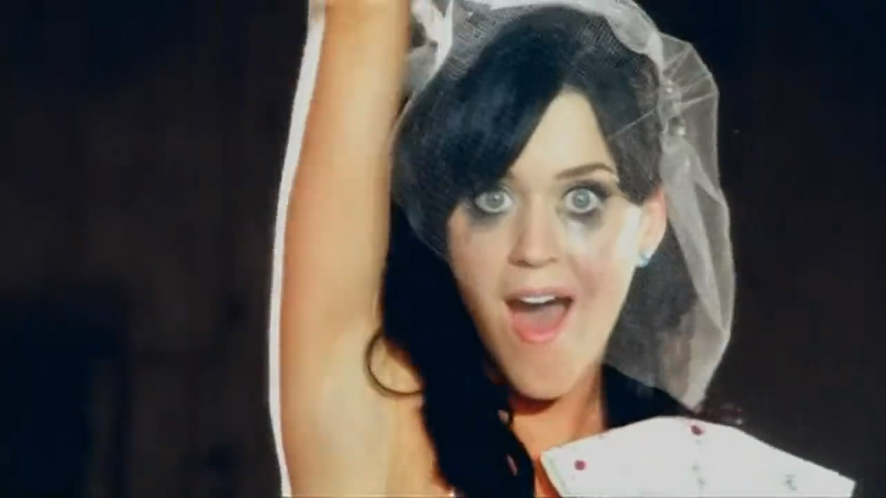 Колд кэти. Katy Perry hot n Cold. Katy Perry hot n Cold обложка. Кэти Перри Cold Кэти hot. Кэти Перри в клипе hot and Cold.